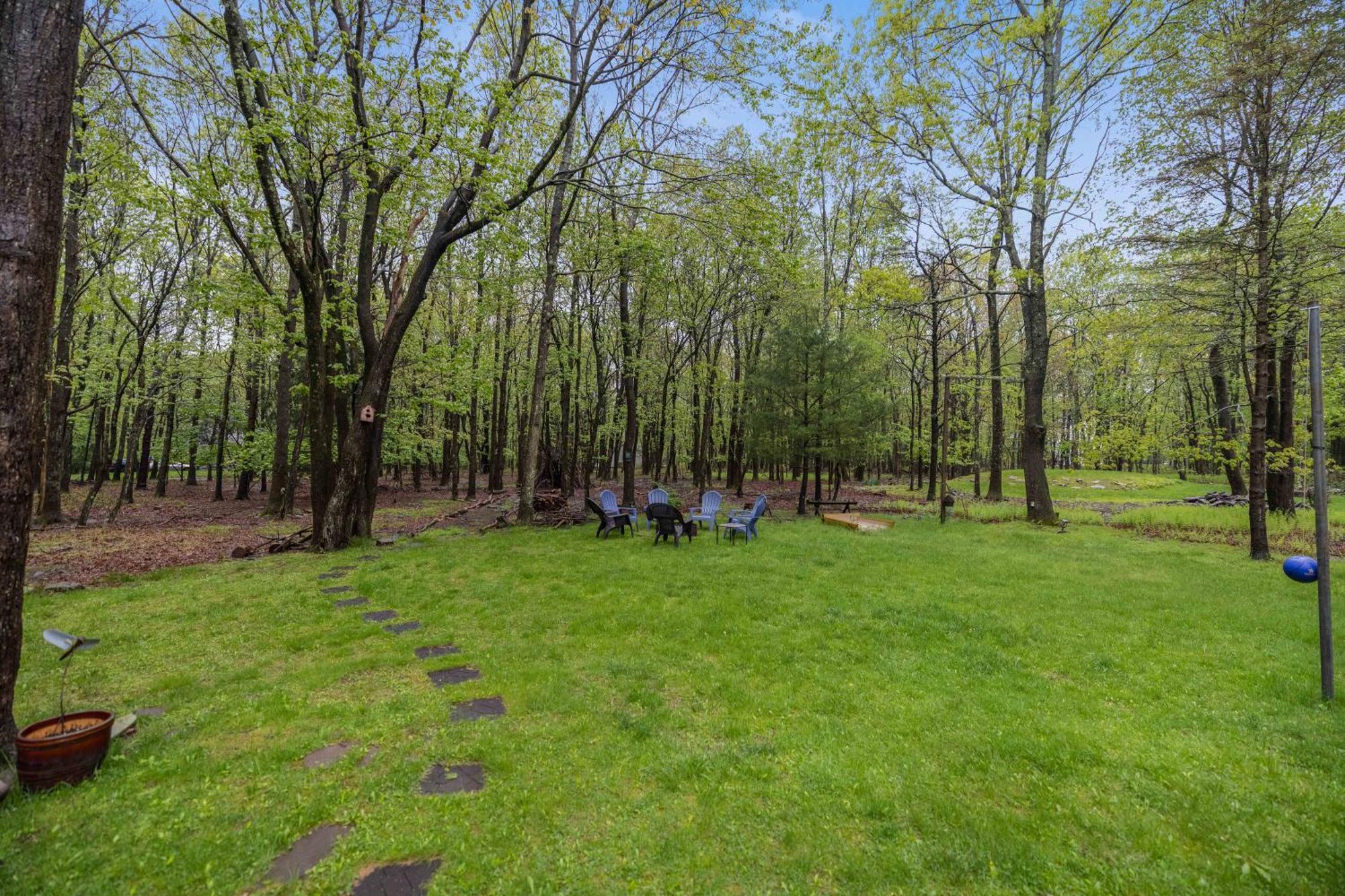 Serenity And Fun All In One In This Cozy Pocono Cabin Jim Thorpe Exterior photo